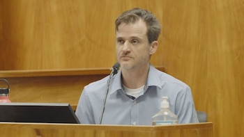 El escándalo del médico acusado de intentar arrojar a su esposa por un acantilado en Hawái sacude a Estados Unidos