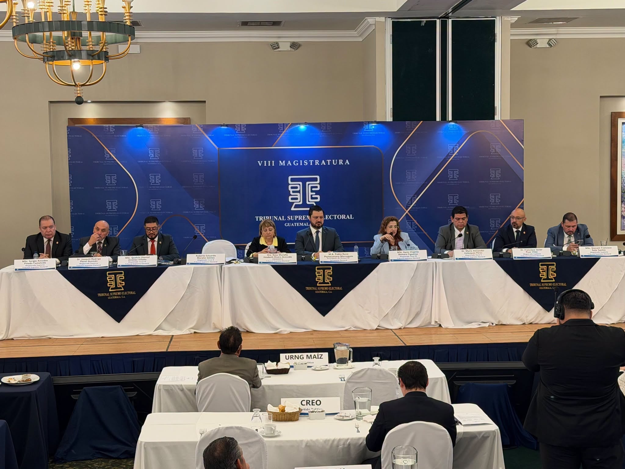 Una presentación en Guatemala expone los resultados de la verificación de 572 inmuebles en 20 departamentos para el plan de descentralización del voto. (Guatemala Visible)