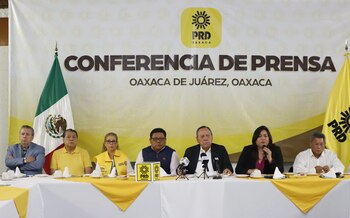 El líder del PRD arremetió