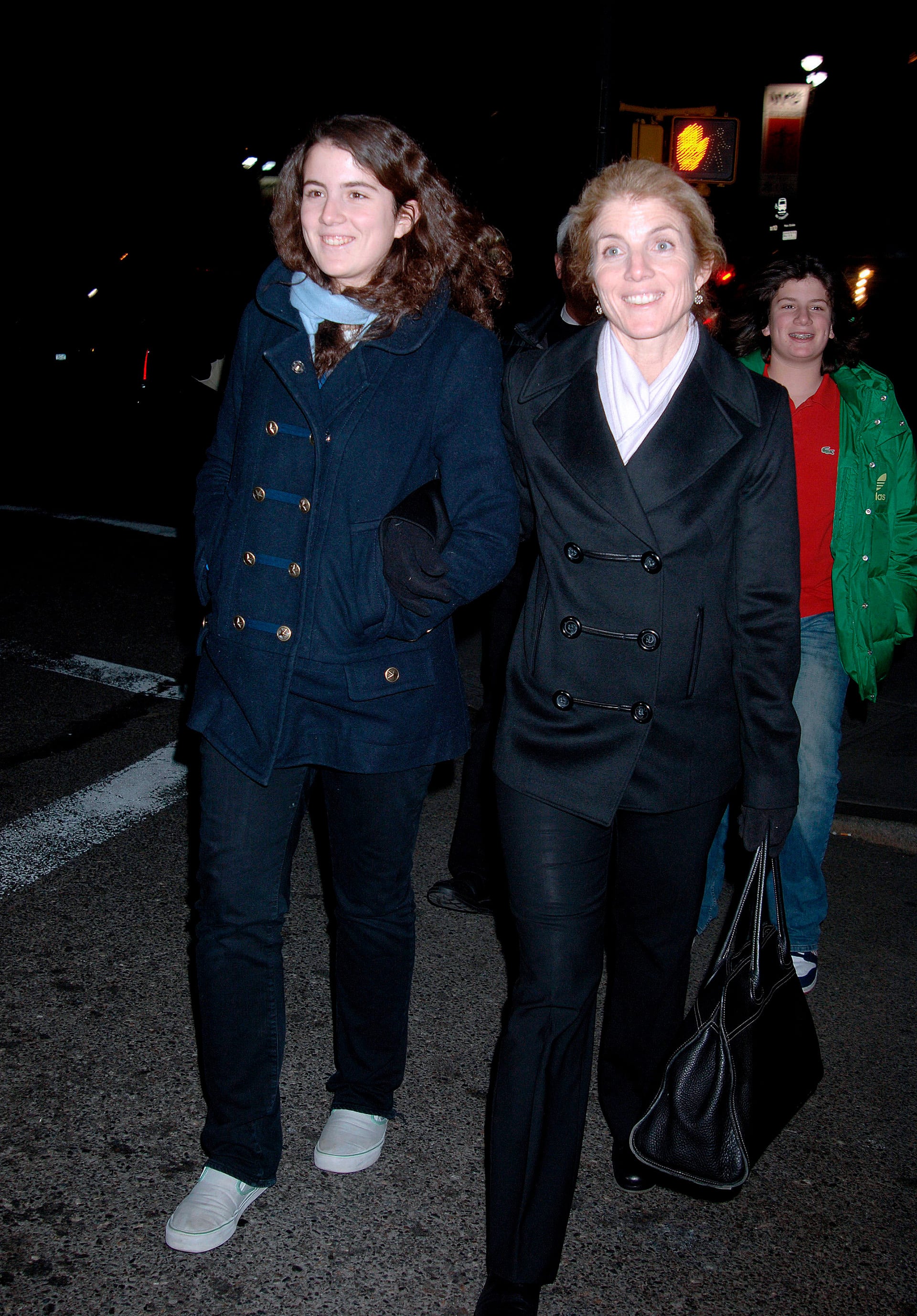 Schlossberg, con su madre, Caroline Kennedy. (Crédito: Grosby)