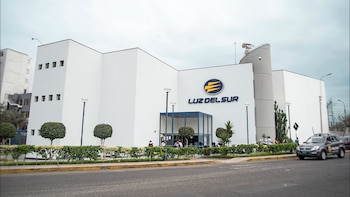 Luz del Sur castigada con