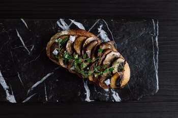 Tosta de Setas salteadas con