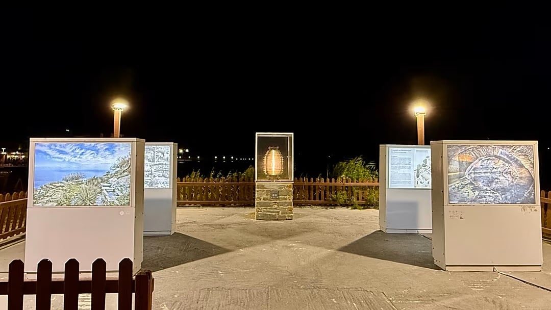 La cuarta edición del museo en espacios públicos reúne manantiales, fuentes, cisternas y molinos que marcaron la vida local (Crédito: Ayuntamiento de Kea)