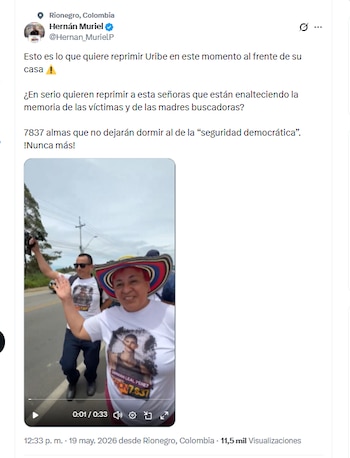 El congresista electo Hernán Muriel reveló que, cerca de la vivienda de Álvaro Uribe, se estaban llevando a cabo actos culturales a manera de protesta y memoria - crédito @Hernan_MurielP/X