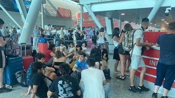 Españoles atrapados en Tirana