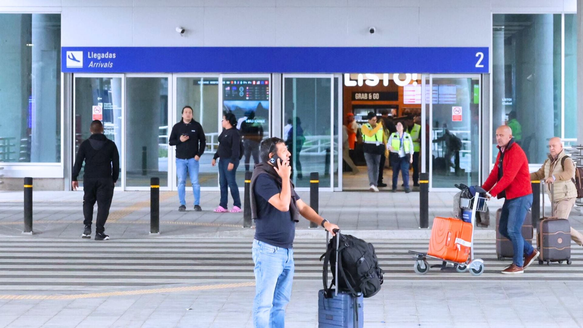 Bloomberg alerta que cancelación de rutas en el Aeropuerto Jorge Chávez por cobro de la TUUA resalta una “fallida implementación del terminal”