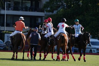 El saludo entre las jugadoras