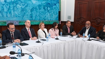 El gobierno de Panamá acuerda mecanismo temporal para estabilizar precio del combustible