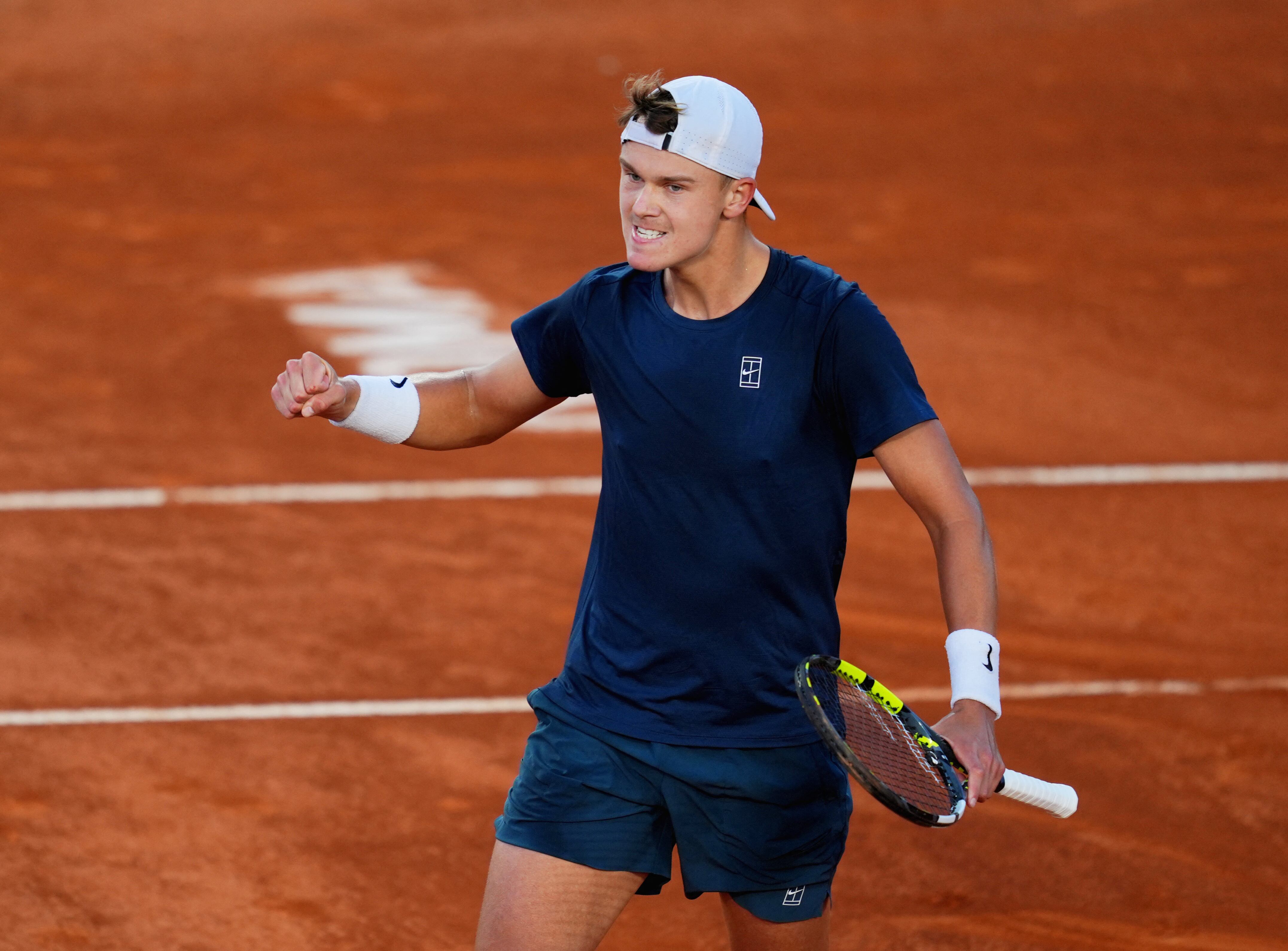 El danés Holger Rune disputó esta temporada el Argentina Open en donde se despidió en el debut al caer con Mariano Navone (Crédito REUTERS/Aleksandra Szmigiel)