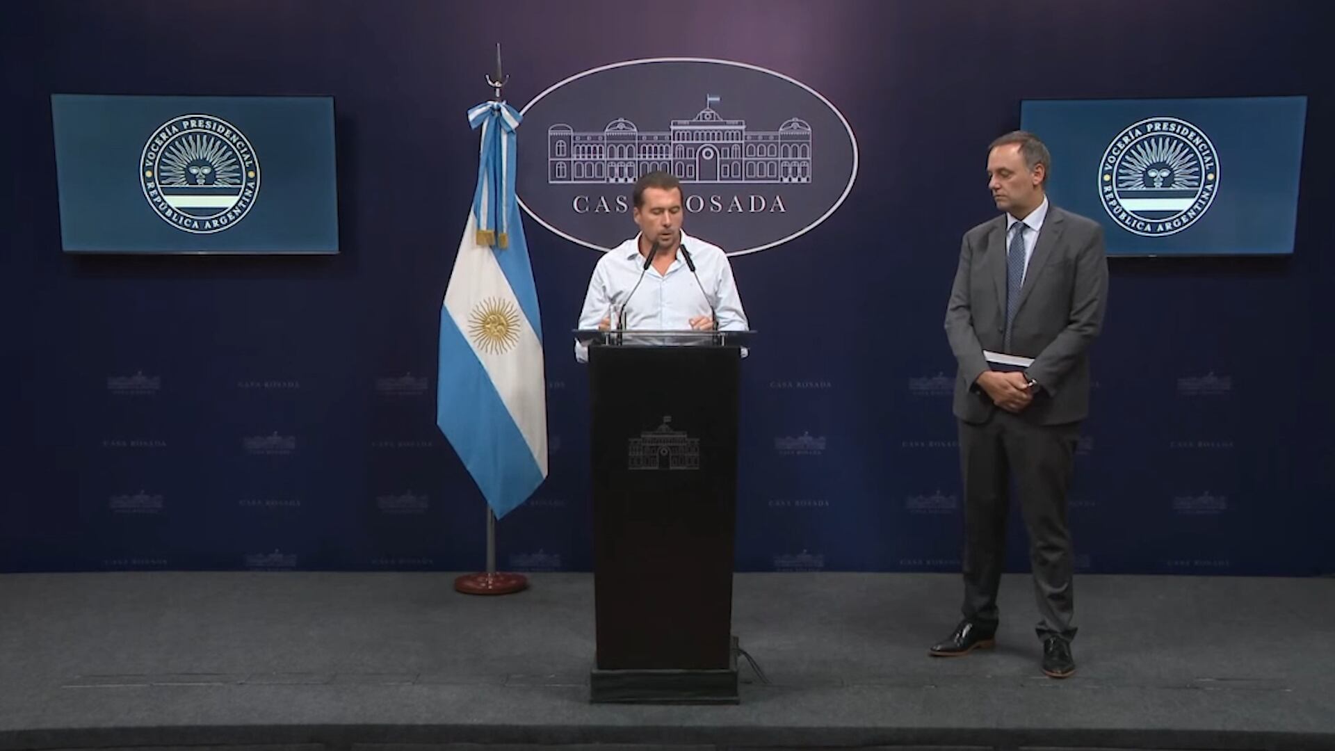 La conferencia de Manuel Adorni e Iñaki Arreseygor