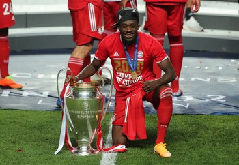 Alphonso Davies se consagró campeón de la Champions League este domingo con el Bayern Munich (Miguel A. Lopes/Pool via REUTERS)