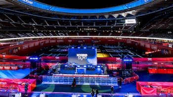 Fútbol.Los visitantes de la pista