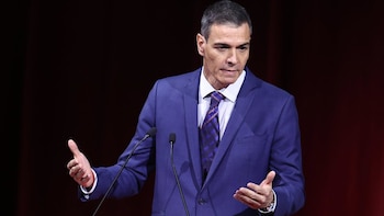 El PSOE anuncia una ofensiva institucional en todos los niveles para frenar la "prioridad nacional" de PP y Vox