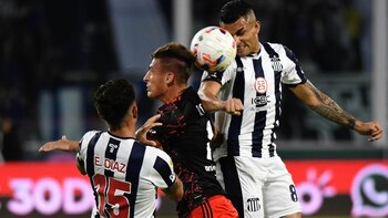 Braian Romero ofició de ariete