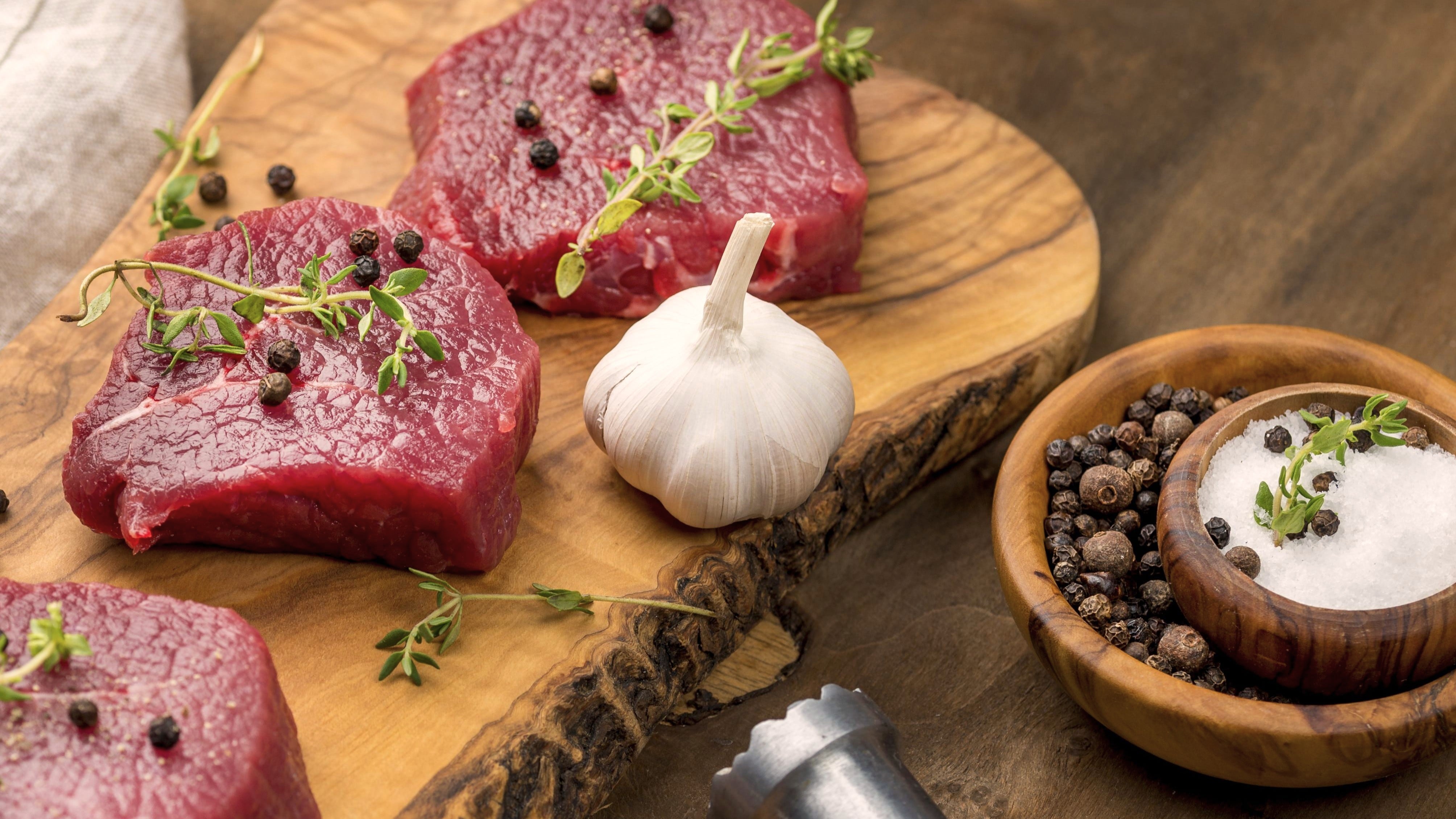 Solomillo de cerdo al ajillo, una receta riquísima para una cena fácil y rápida