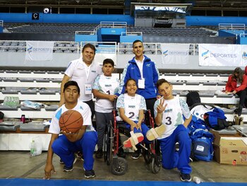 El equipo completo de básquetbol