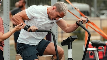 Aarón Santos afirma que el objetivo ya no es solo físico: “verte bien” cede paso a “sentirte mejor” - crédito @aaronsantostrainer/Instagram