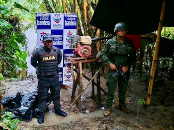 Las tropas destruyeron ocho unidades de producción minera y seis motores con un valor superior a los cien millones de pesos (prensa Armada de Colombia)