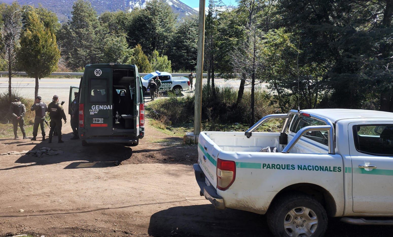 Efectivos de fuerzas federales conviven para evitar que se instalen nuevamente