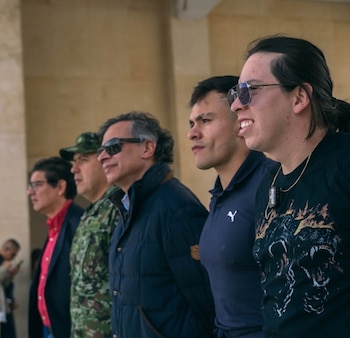 El presidente de Colombia vivió una charla relajada entre bromas y anécdotas en el popular canal Sancocho Trifásico, mostrando su faceta más desenfadada y respondiendo con honestidad sobre la aceptación y las críticas a su mandato - crédito @culotauro/IG y @@camilomm.exe/IG