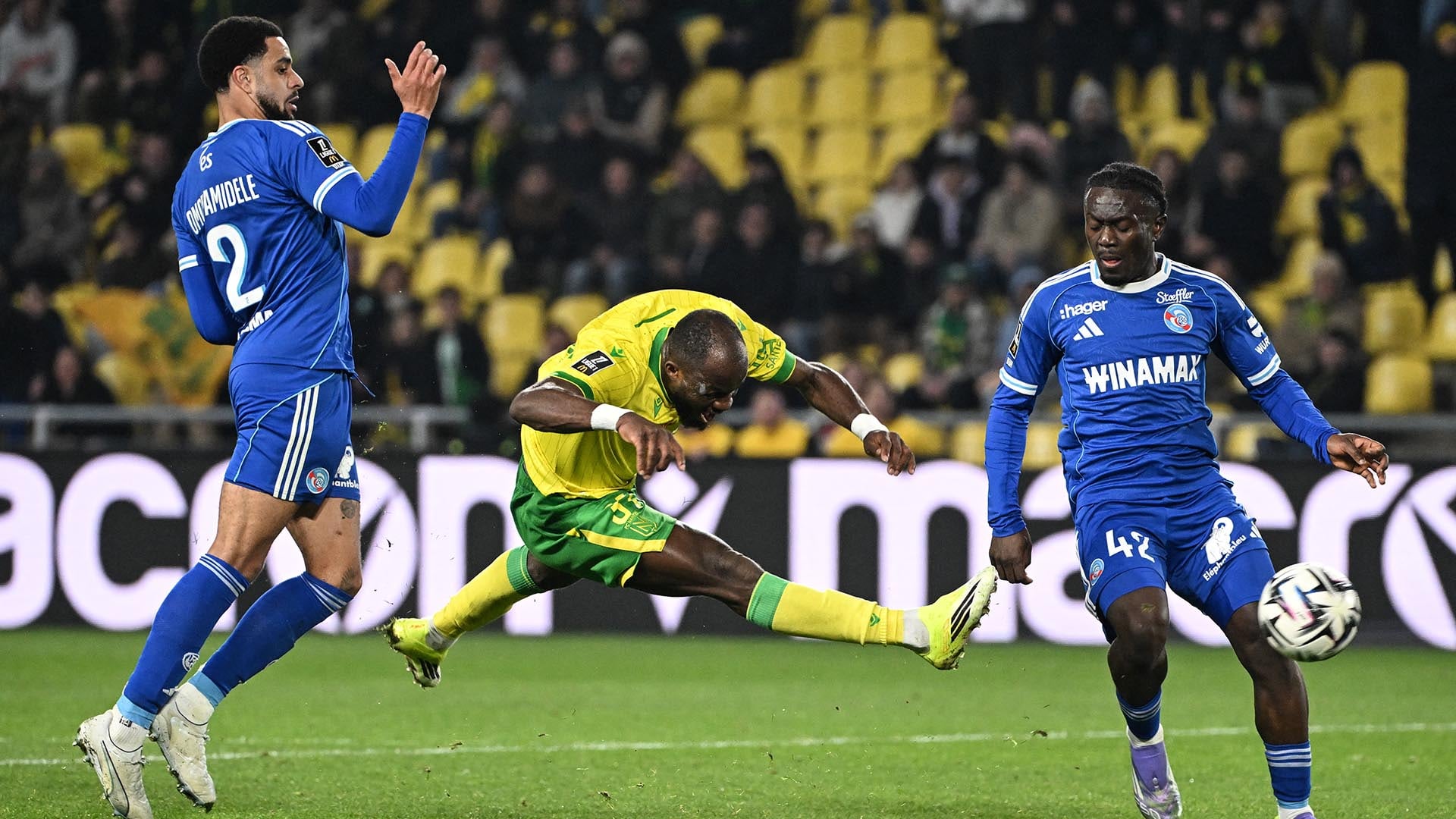 El argentino sentenció la victoria por 3-2 del Racing de Estrasburgo sobre Nantes (AFP)