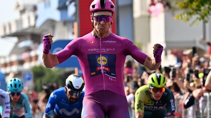 Jonathan Milan corona el esprint de la etapa 13 y suma su tercera victoria en el Giro de Italia