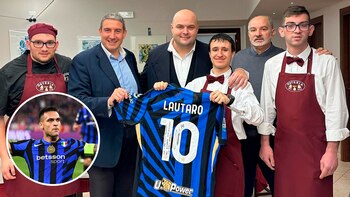 El delantero argentino les envió