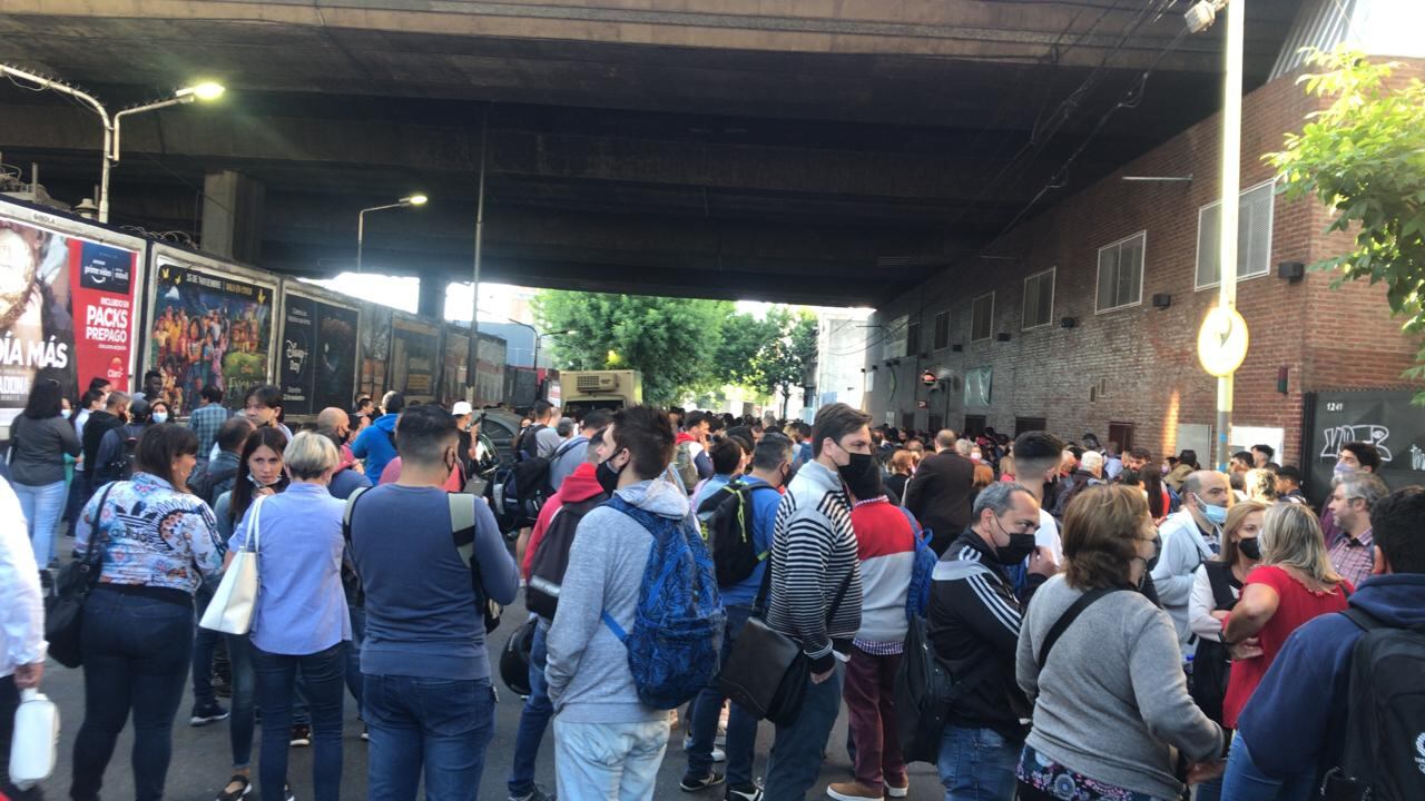 En las elecciones de Gastronómicos de 2021, los dos sectores en pugna se acusaron de irregularidades y de haber llevado barrabravas