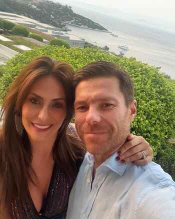 Xabi Alonso y Nagore Iranburu.