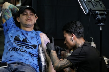 Pese a que el imaginario indica que las personas tatuadas no pueden donar, la realidad indica que sí se puede luego de seis meses de realizarse el tatuaje - crédito Álvaro Tavera/Colprensa