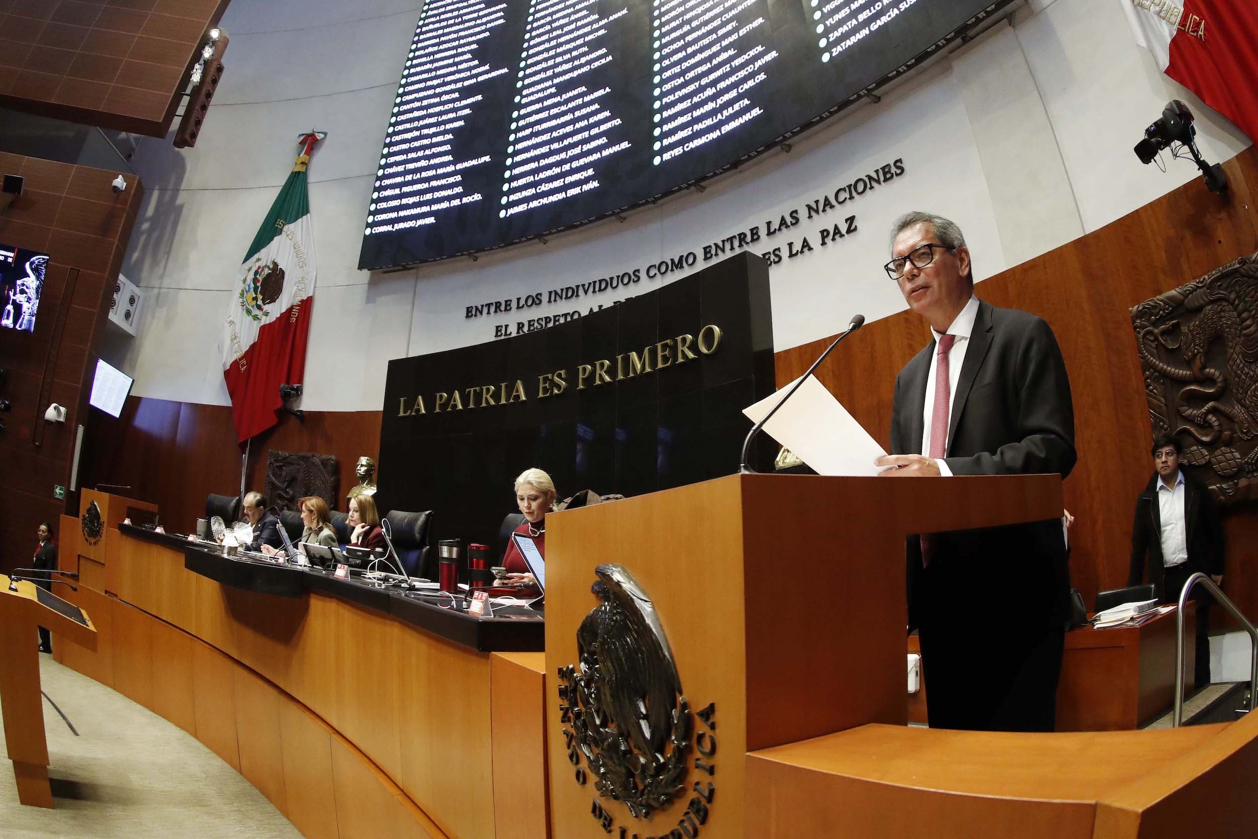 El secretario de Hacienda de México, Edgar Amador Zamora, comparece este 1 de octubre ante el Senado de la República. (Foto: Senado de la República)