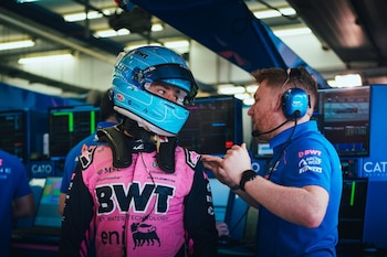 Pierre Gasly y Josh Peckett (@Alpine F1 Team)