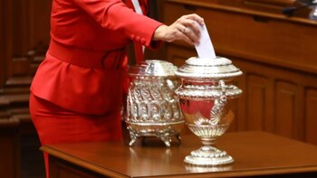 Parlamentarios votarán la nueva Mesa