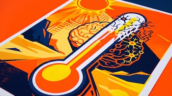 Un dibujo con un termómetro central grande sobre la figura de un cerebro humano, un sol brillante y un fondo naranja y azul.
