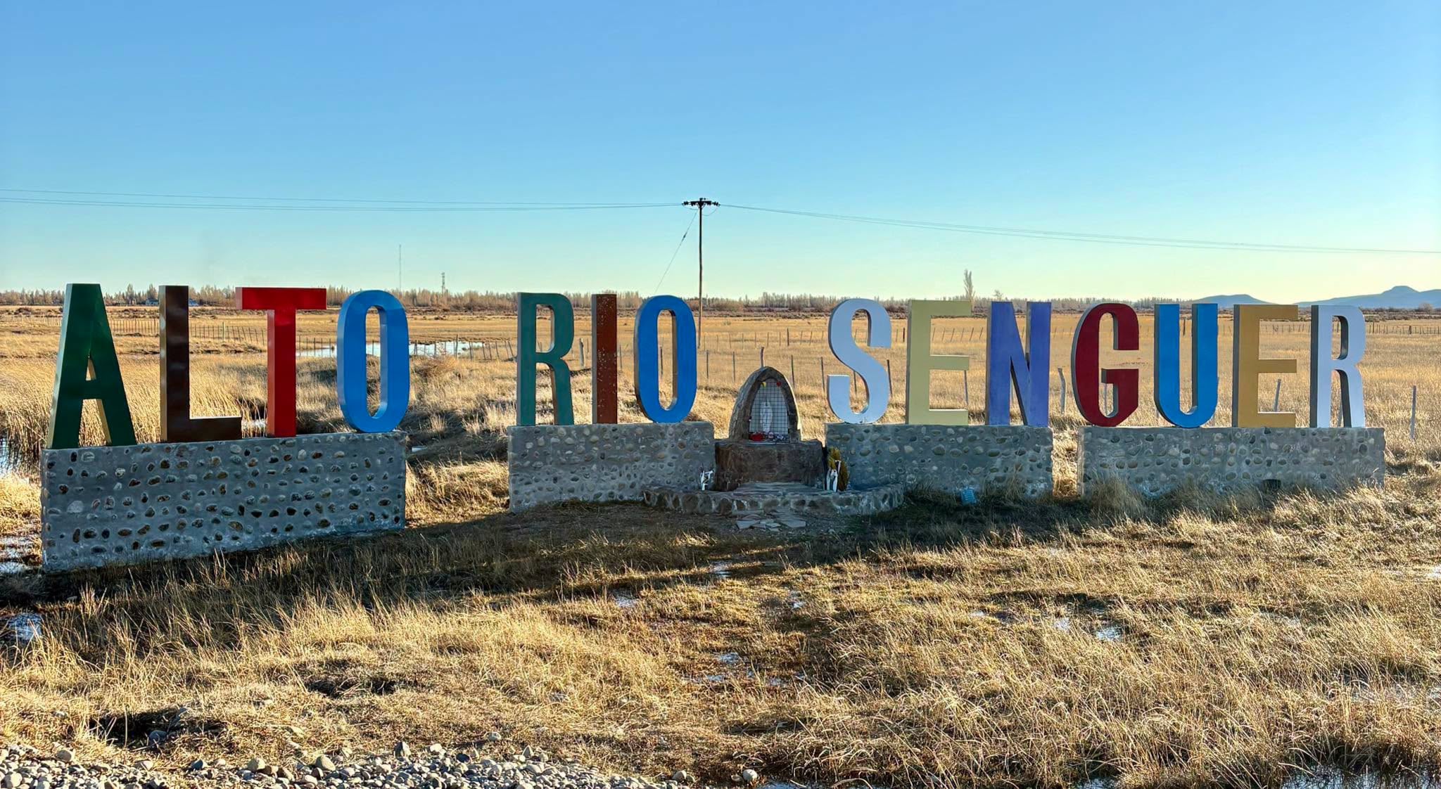 La falta de una estación de bandera en Alto Río Senguer dejó a la localidad de Chubut dependiente de un único surtidor privado de la familia Martínez. (Municipalidad de Alto Río Senguer)