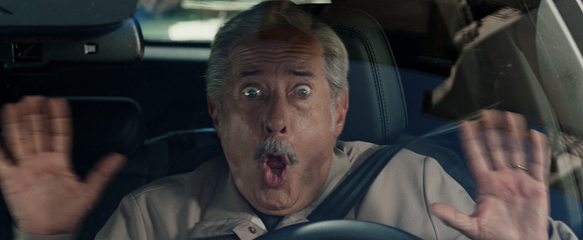 Guillermo Francella en el personaje de Herrera cuando le chocan la camioneta en el momento de su estreno (Cortesía Pampa films y Disney)