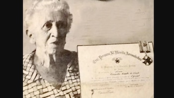 En 1960 y 1982, Carmela