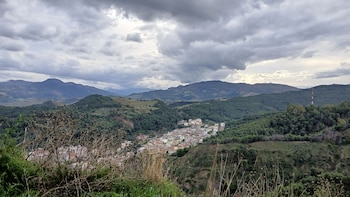 Las montañas que rodean Policoro