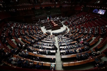 El parlamento de Italia debate