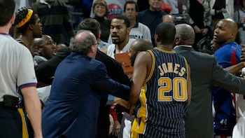 Malice at the Palace: la noche en que un vaso de cerveza desató la pelea más violenta en la historia de la NBA