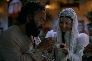Cien Años de Soledad S1. (L to R) Diego Vásquez as José Arcadio Buendía, Cristal Aparicio as Remedios Moscote in Cien años de soledad. Cr. Pablo Arellano / Netflix ©️2024