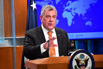 10/12/2020 Cuba.- EEUU condena "el acoso y la vigilancia de activistas" en Cuba y su apoyo a Maduro en Venezuela.
Washington ataca a las misiones médicas cubanas en el extranjero a las que considera "negocios con fines de lucro"
POLITICA
RON PRZYSUCHA / ZUMA PRESS / CONTACTOPHOTO