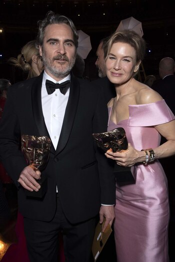 Joaquin Phoenix y Renee Zellweger, ganadores en los premios BAFTA /ShutterstocK