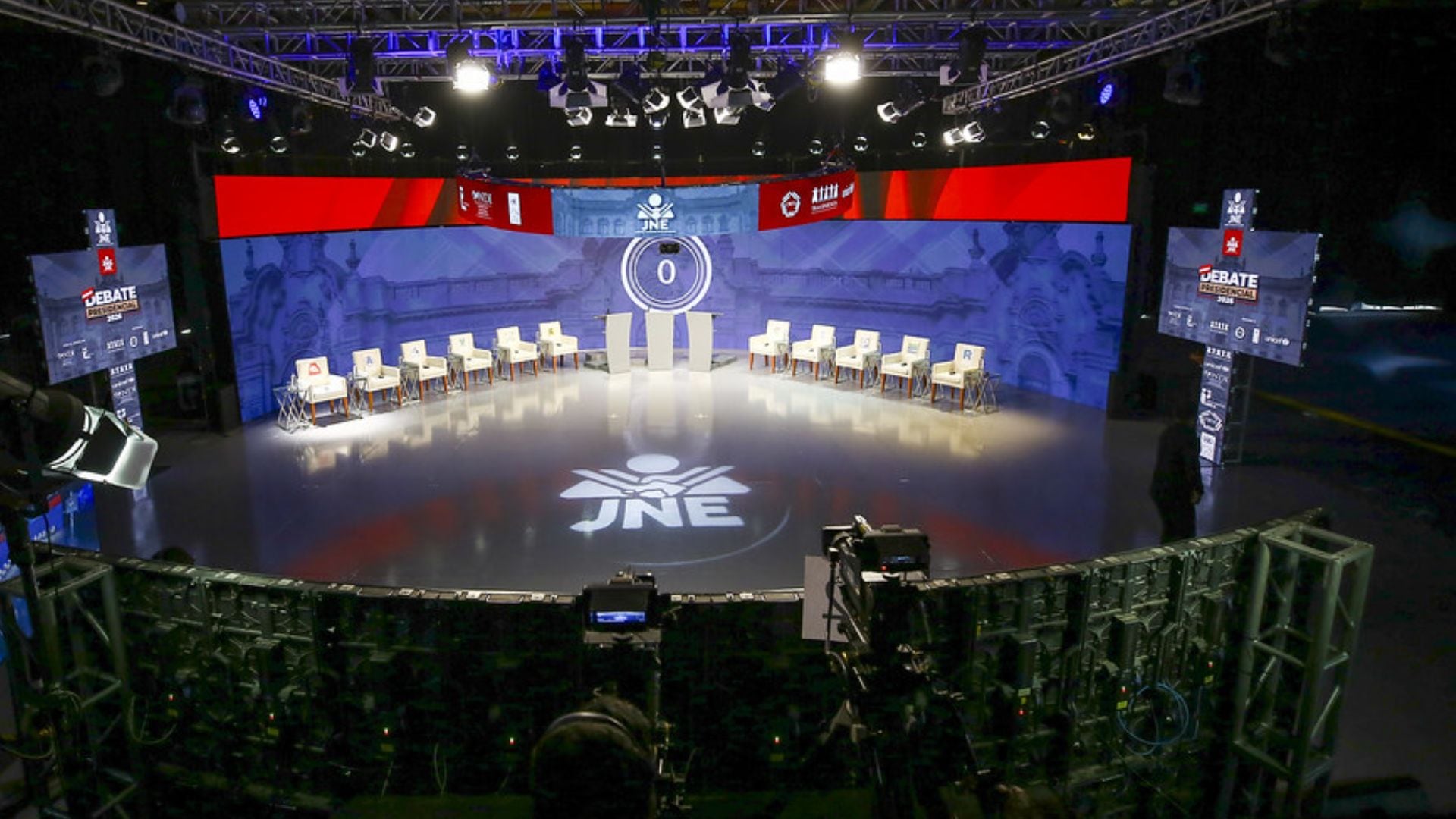 Este lunes empieza la segunda edición del debate presidencial 2026. | Andina