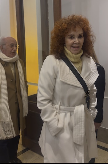 Figuras del espectáculo y la actualidad asistieron al evento en la sala dirigida por Héctor Cavallero con Mora Godoy como figura