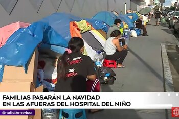 Navidad: personas acampan afuera del