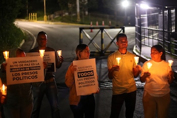 Familiares de presos políticos sostienen