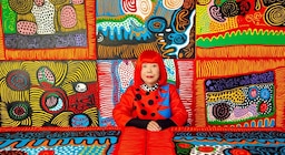Las alucinaciones que la guiaron, la vida en un hospital psiquiátrico y la fama tardía: Yayoi Kusama, reina de los lunares