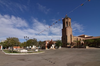 Villarrín de Campos, Plaza de España, Iglesia de la Asunción de Nuestra Sra. (Wikipedia)