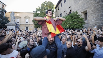 Vox invita a un coloquio en el Congreso a Vito Quiles y Bertrand Ndongo, que tienen suspendida su acreditación de prensa
